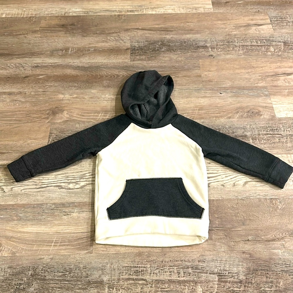 Jumping Beans fleece hoodie size 3T in new condition!